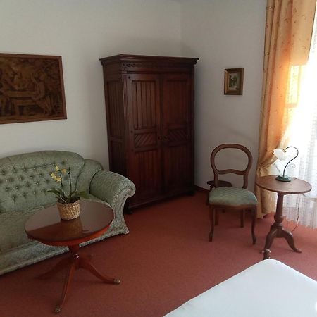 Pension Baron Schoeneck Karlovy Vary Esterno foto