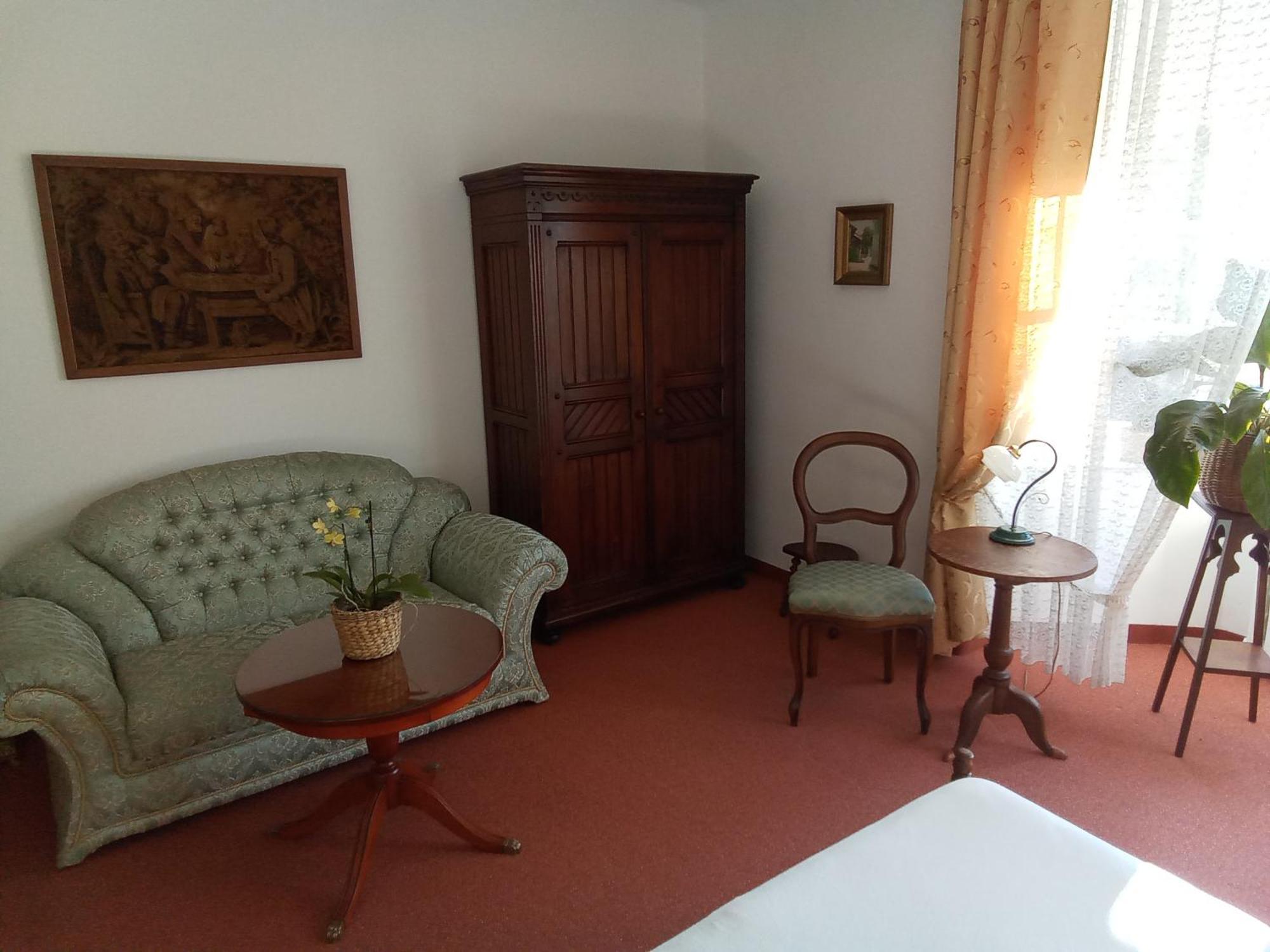 Pension Baron Schoeneck Karlovy Vary Esterno foto